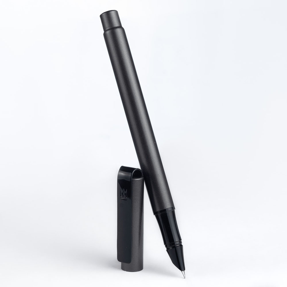 Foto 3 de Caneta crown tinteiro metal geek grafite tinta azul