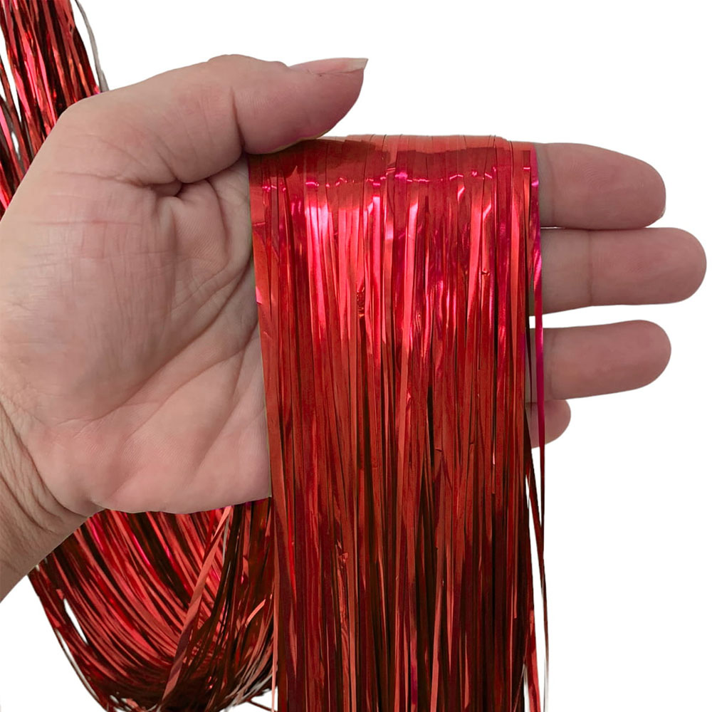 Foto 2 de Chicote metalizado vermelho com franjas festa carnaval