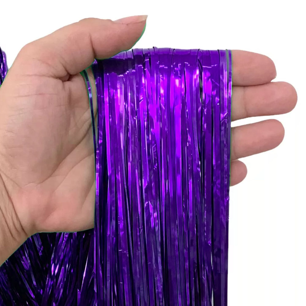 Foto 2 de Chicote metalizado roxo com franjas festa carnaval