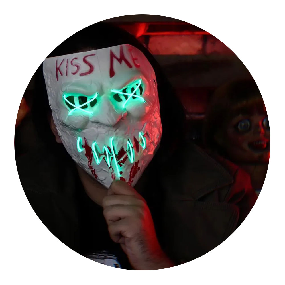 Foto 3 de Máscara the purge kiss me branca com led sortido halloween